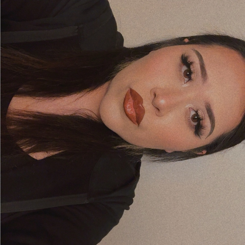 Meet your Posher, Monica